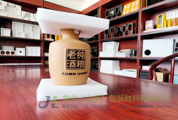 酒盒內(nèi)襯