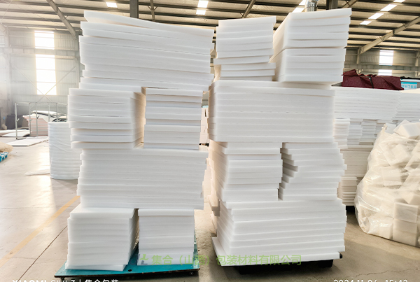 云南省 EPE 珍珠棉板材-太原珍珠棉廠家專業(yè)生產(chǎn)珍珠棉板材、黑色珍珠棉板材、白色珍珠棉板材直銷佳品選