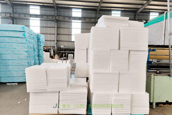 呼和浩特珍珠棉板材定做廠家-珍珠棉廠家專業(yè)生產(chǎn)珍珠棉板、黑色珍珠棉板材、復(fù)合珍珠棉板材品質(zhì)無憂
