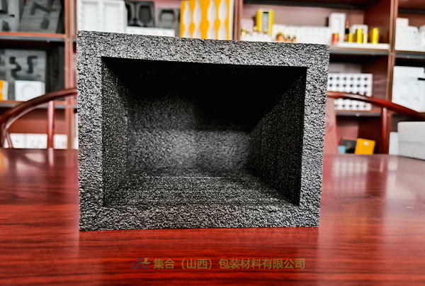 酒盒內(nèi)襯-太原珍珠棉廠家專業(yè)生產(chǎn)珍珠棉盒、EPE禮盒內(nèi)襯、EPE珍珠棉盒原廠直售