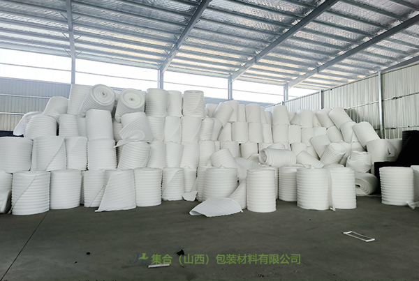 潞州區(qū)珍珠棉卷材-太原珍珠棉廠家專業(yè)生產(chǎn)EPE卷棉、EPE珍珠棉卷棉、珍珠棉大棚保溫卷棉可靠好品質(zhì)
