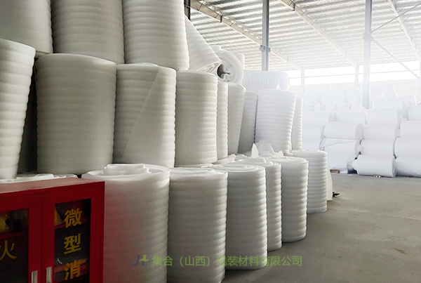 右玉珍珠棉卷材-集合包裝專業(yè)生產(chǎn)EPE卷棉、EPE珍珠棉卷棉、珍珠棉保溫卷棉品質(zhì)上乘