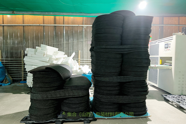 臨猗珍珠棉-集合包裝專業(yè)生產(chǎn)高密度EPE、貼紙珍珠棉板材、EPE珍珠棉片直產(chǎn)直售