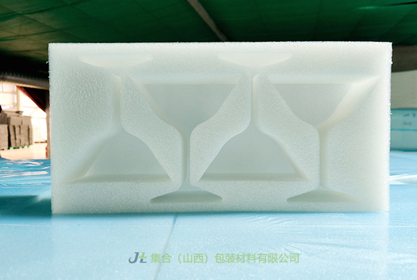 萬榮哪里定做珍珠棉-集合包裝專業(yè)生產(chǎn)珍珠棉板、珍珠棉飲料包裝、EPE盒質(zhì)量過硬
