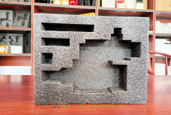 永和珍珠棉內(nèi)襯-珍珠棉廠家專業(yè)生產(chǎn)貼絨布珍珠棉內(nèi)襯、貼卡紙珍珠棉內(nèi)襯、XPE復(fù)合珍珠棉內(nèi)襯廠價(jià)直出貨