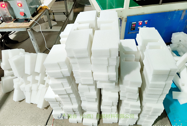 陽泉珍珠棉支架-山西珍珠棉廠專業(yè)生產(chǎn)EPE支架、EPE珍珠棉支架、電腦珍珠棉支架品質(zhì)有保證