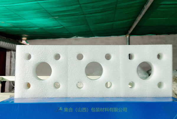 靜樂珍珠棉支架-集合包裝專業(yè)生產(chǎn)珍珠棉支架、EPE珍珠棉支架、電腦珍珠棉支架廠價(jià)直出貨